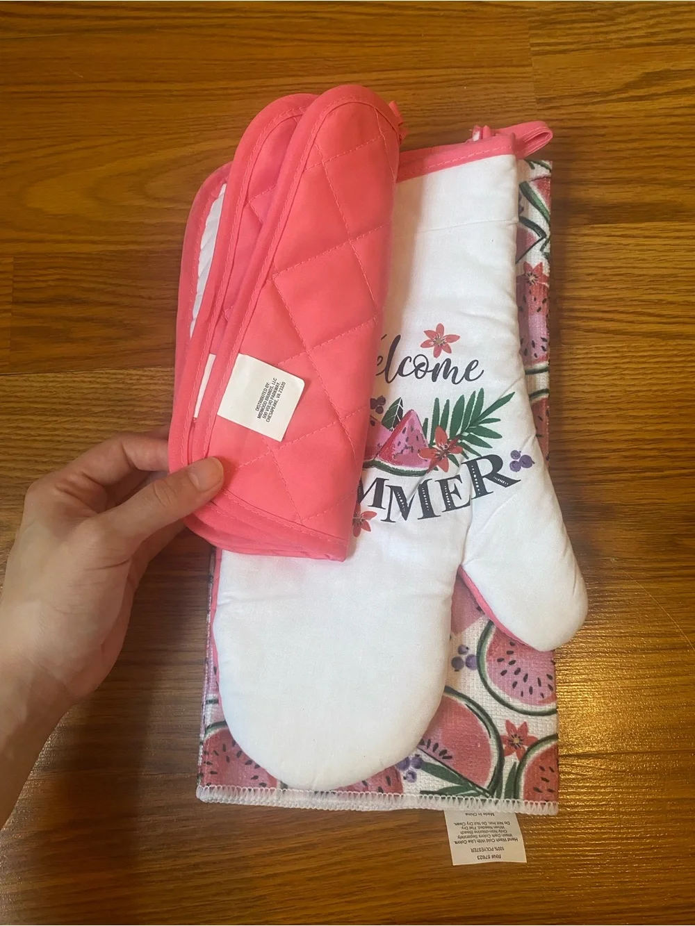 Welcome Summer Pink-Trim Oven Mitt and Pot Holder Set